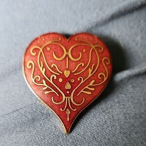 Elegant Heart-Shaped Red and Gold Brooch